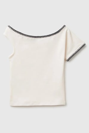 United Colors of Benetton Kız Çocuk Asimetrik Yaka İşleme Detaylı T-Shirt Ekru 6-14 Yaş