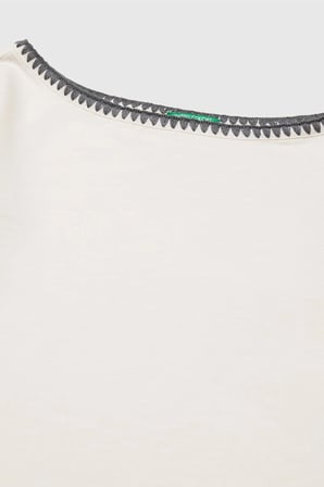 United Colors of Benetton Kız Çocuk Asimetrik Yaka İşleme Detaylı T-Shirt Ekru 6-14 Yaş