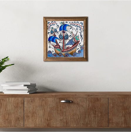Pinecone Çini Sanatı Yelkenli Gemi Taş Duvar Tablosu - Ahşap Çerçeveli Taş Tablo - 25x25 cm - Dekoratif Duvar Sanatı - Modern Ev ve Ofis Duvar Dekoru W1-183