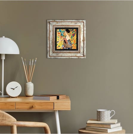 Gustav Klimt Yelpazeli Kadın Taş Duvar Tablosu - Çerçeveli Taş Tablo - Dekoratif Duvar Sanatı - Modern Ev ve Ofis Duvar Dekoru T1-275
