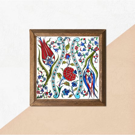 Pinecone Çini Sanatı Lale Taş Duvar Tablosu - Ahşap Çerçeveli Taş Tablo - 25x25 cm - Dekoratif Duvar Sanatı - Modern Ev ve Ofis Duvar Dekoru W1-185