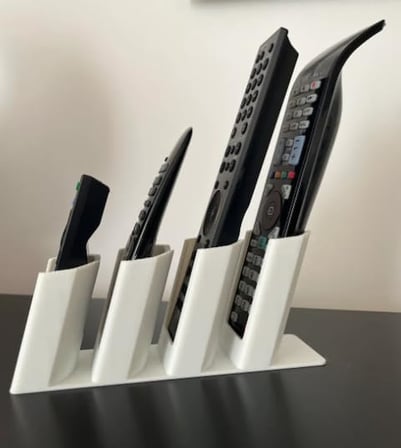 Kumanda Tutucu Stand – 4'lü TV Uzaktan Kumanda Organizer | Sehpa, TV Ünitesi için Masaüstü Düzenleyici | Beyaz