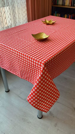 Dertsiz Masa Örtüsü Pötikare Desenli Duck Keten 150 x 180 cm (Kırmızı)