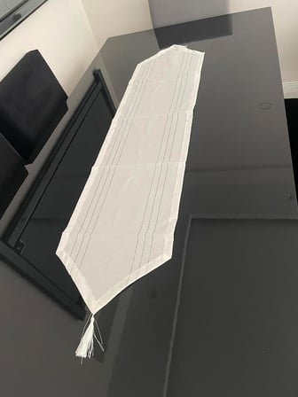 Runner leke tutmaz dertsiz kumaş dekoratif çeyiz krem35 x 140 cm