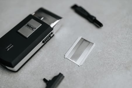 Seyahat Tıraş Makinesi - Erkekler için kablosuz ve şarj edilebilir elektrikli tıraş makinesi, seyahat için ideal, saç ve sakal kesmek için, kompakt ve taşınabilir