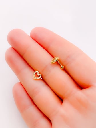 316L Paslanmaz Çelik Kalp Piercing – Helix & Tragus Uyumlu Taşlı Minimal Model – 1 Adet
