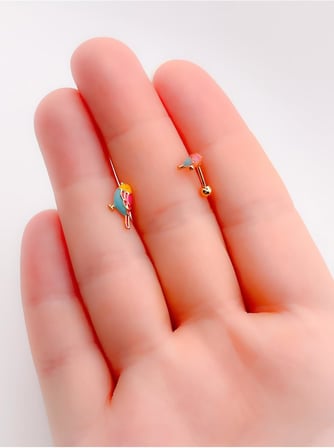 Mineli Renkli Kuş Figürlü Tragus Helix Piercing (1adet)