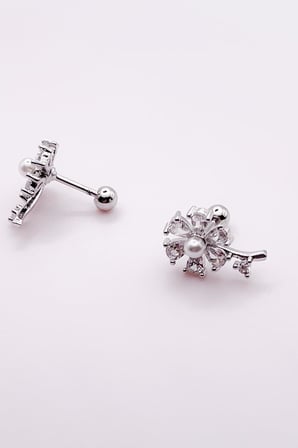 Taşlı İncili Çiçek Figürlü Kıkırdak Helix Tragus Piercing (1adet)