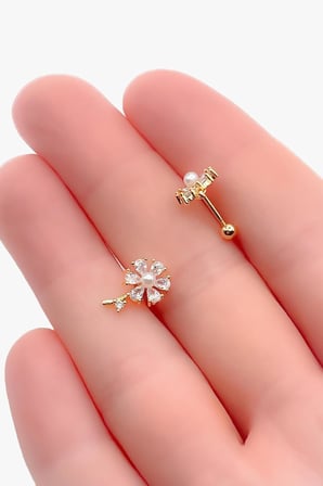 Taşlı İncili Çiçek Figürlü Kıkırdak Helix Tragus Piercing (1adet)