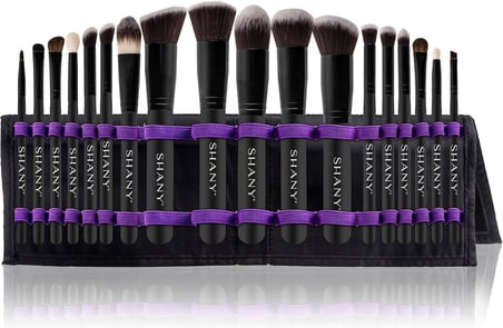 Artisan's Easel – Elite Cosmetics Fırça Koleksiyonu, Komple Kabuki Makyaj Fırçası Seti, Ayaklı Dönüştürülebilir Fırça Tutuculu, 18 parça