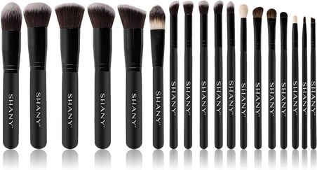 Artisan's Easel – Elite Cosmetics Fırça Koleksiyonu, Komple Kabuki Makyaj Fırçası Seti, Ayaklı Dönüştürülebilir Fırça Tutuculu, 18 parça