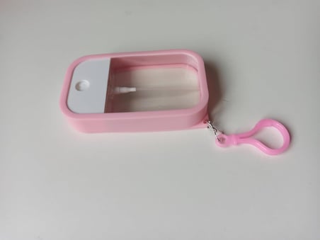Silikon Kılıflı Sprey Şişesi 45 ml – Taşınabilir Anahtarlıklı Parfüm, Kolonya, Dezenfektan ve Oda Kokusu Dolum Şişesi (1, Soft Pembe)