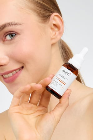 Vitamin C Brightening Serum – Leke Karşıtı ve Leke Görünümü Azaltıcı & Aydınlatıcı Cilt Serumu | Liposom Teknolojisi ile Yüksek Stabilite, Anti Aging Effect 30 ml