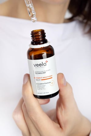 Vitamin C Brightening Serum – Leke Karşıtı ve Leke Görünümü Azaltıcı & Aydınlatıcı Cilt Serumu | Liposom Teknolojisi ile Yüksek Stabilite, Anti Aging Effect 30 ml