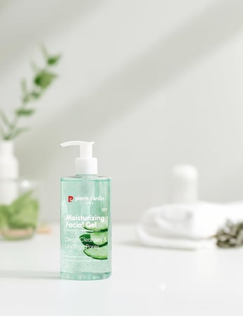 Moisturizing Facial Cleanser with Aloe Vera & Rosemary Extract-Köpük Jel