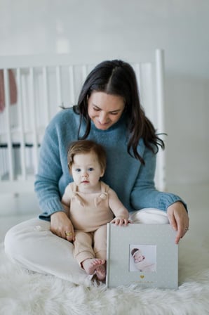 Bebek Fotoğraf Albümü, Yeni ve Bekleyen Ebeveynler için Hatıra Kitabı, Cinsiyetsiz Bebek Aksesuarı, Baby Shower için İdeal Hediye, 200 Resim Tutar, Gri ve Beyaz Puantiyeli