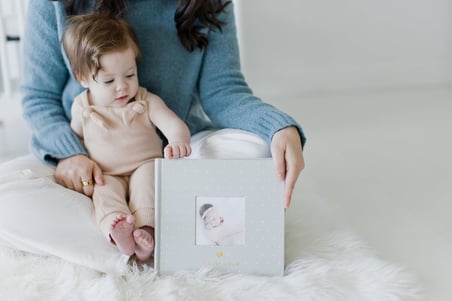 Bebek Fotoğraf Albümü, Yeni ve Bekleyen Ebeveynler için Hatıra Kitabı, Cinsiyetsiz Bebek Aksesuarı, Baby Shower için İdeal Hediye, 200 Resim Tutar, Gri ve Beyaz Puantiyeli