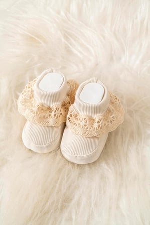 Fitilli Esnek Bebek Patiği Dantel Detaylı Açık Bej