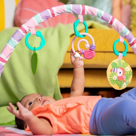 Pink Palms Tiki Oyuncak Çubuklu Bebek Jimnastik Aktivitesi Ve Yüz Üstü Geçirilen Zaman Matı, Oyuncak Çubuğu Ve 3 Oyuncak, Yenidoğan İle 3 Yaş Arası Bebekler İçin
