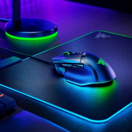 Basilisk V3 35K - Tamamen Özelleştirilebilir Ergonomik Kablolu Oyun Mouse'u - Focus Pro 35K Optik Sensör (HyperScroll Tilt Wheel, 11 Bölgeli Chroma Aydınlatma) Siyah