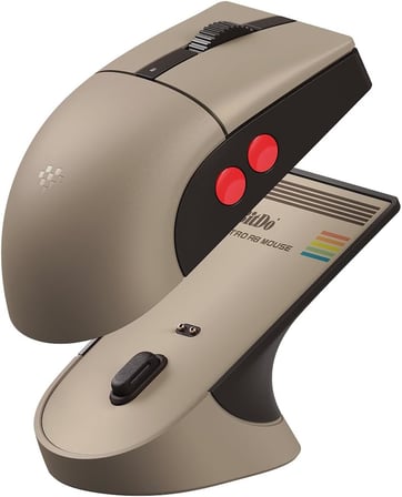 RETRO MOUSE - R8 C64 EDITION