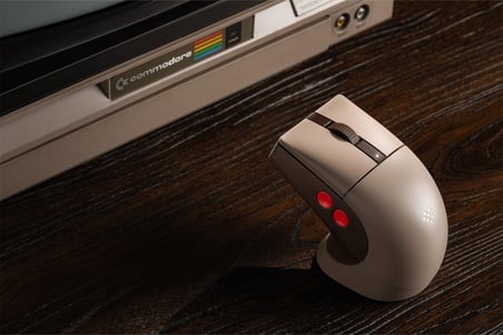 RETRO MOUSE - R8 C64 EDITION