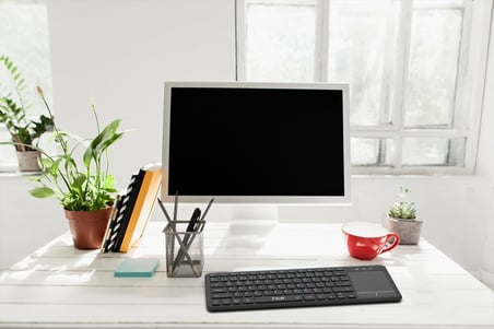 Inca IBK-568BT Dual Mod Bluetooth 5.0 + 2.4G Touch Pad Smart Keyboard Pil seviyesi 2.2V 10 metreye kadar kablosuz kullanım Windows, Linux, iOS 13 ve üzeri ile Android işletim sistemlerini destekler