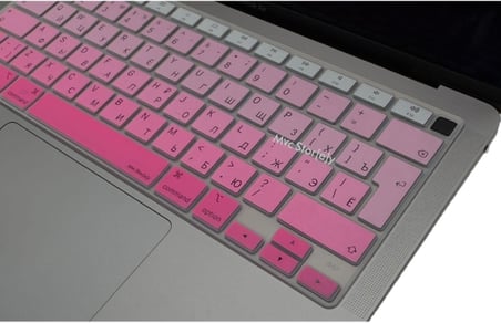 Rusça Klavye Koruyucu MacBook Air 13 A1932 A2179 A2337 M1 Uyumlu | UK ISO Ters L Enter | Rusça Baskılı Silikon Keyboard Cover Pembe