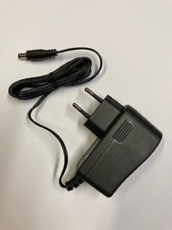 12V 1A Adaptör Priz Tipi Şarj Adaptörü