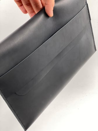 Macbook Air/Pro Çanta 13 Inç M1 Ve M2 Uyumlu Hakiki Deri Taşıma Kılıfı (SİYAH)