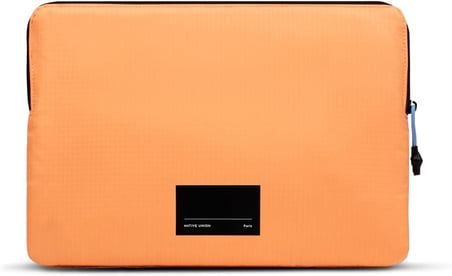 Ultra Hafif Kılıf - Dayanıklı, Hafif,  -  Geri Dönüştürülmüş Yırtılmaz Kumaştan Üretilmiştir - Macbook Pro 13", Macbook Air 13", Macbook Air (M2, 2022) İle Uyumlu