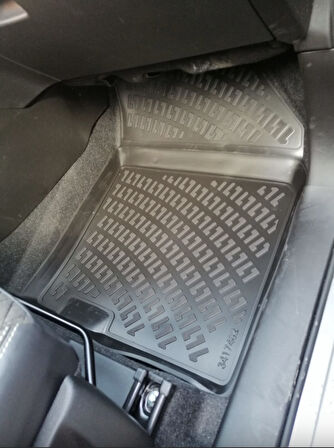 Rizline Havuzlu Paspas – Suzuki Vitara 2015 Sonrası | Orijinal & Koku Yapmaz | Svarog Car Spare Parts