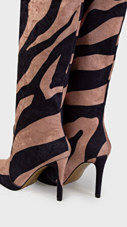 FİLİZ ÖZÇEVİREN X NACHA YÜKSEK TOPUKLU ZEBRA ÇİZME