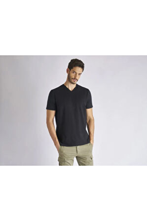 United Colors of Benetton Erkek Siyah Tişört Model Kodu: 124P3U53J4231