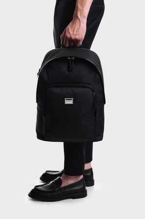Emporio Armani Ayarlanabilir Omuz Askılı Sırt Çantası Erkek SIRT ÇANTASI EM006563 AF28660 UC001 SİYAH