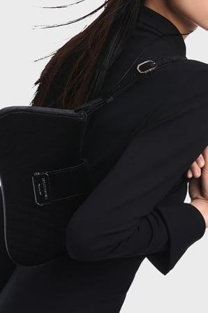 Emporio Armani Ayarlanabilir Askılı Kadife Çanta Kadın ÇANTA EW001778 AF28100 UC001 SİYAH