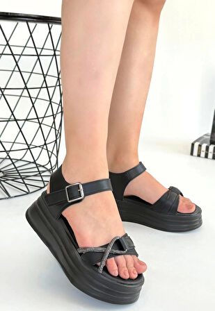 Luno Siyah Cilt Kemerli Sandalet
