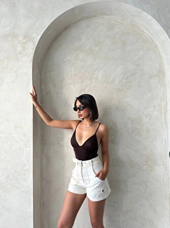 Kemer detaylı gabardin şort krem s25289