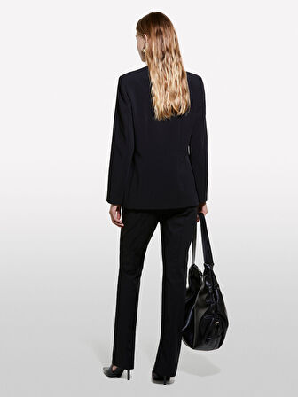 Astarlı Normal Kesim Yakasız Kruvaze Ceket Kadın Siyah Ceket - 324A2GJCLW028