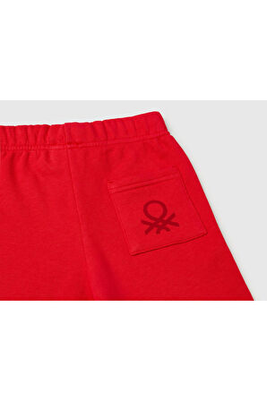 Erkek Çocuk Kırmızı Arka Cebi Logolu Sweat Şort