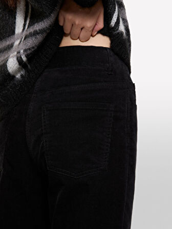 Pamuk Karışımlı Beş Cepli Normal Kesim Pantolon Kadın Siyah Pantolon - 324A46C2LE02W