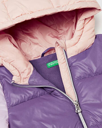 Kız Bebek Mor Logo İşlemeli Kapüşonlu Mont