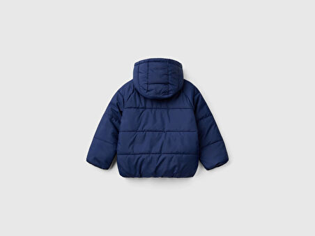 Erkek Bebek Lacivert Sol Göğsü Logo Yamalı Önü Cepli Kapüşonlu Fermuarlı Mont