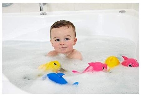 Giochi Baby Shark Yüzen ve Sesli Figür Banyo Oyuncağı Pembe (GKO: 7201)