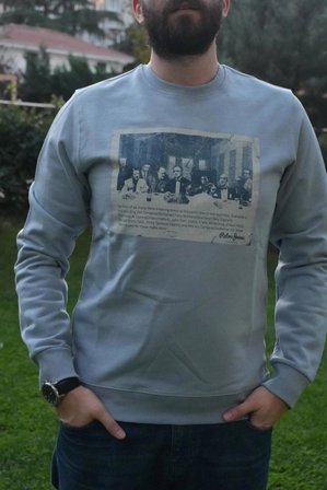 Retroworld Sweat