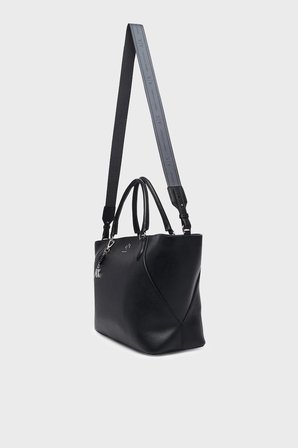 Armani Exchange Logolu Çıkarılabilir Askılı Çanta Kadın ÇANTA XW003142 AF26569 UC001 SİYAH