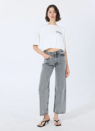 Beyaz Kadın Yuvarlak Yaka Standart Kalıp T-Shirt 104257