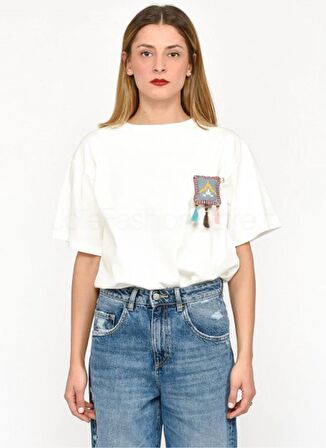 Akep Yuvarlak Yaka Baskılı Beyaz Kadın T-Shirt TSKD05208