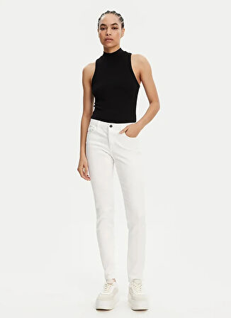 Armani Exchange Yüksek Bel Dar Paça Dar Beyaz Kadın Denim Pantolon XW000123