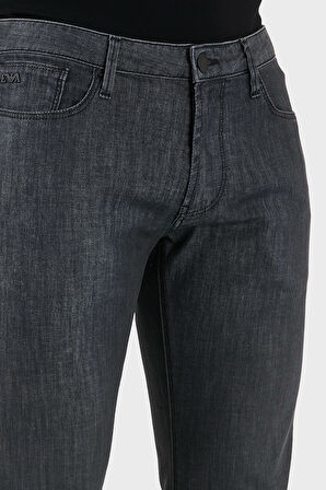 Emporio Armani Erkek Kot Pantolon EM000121 AF14118 M8001